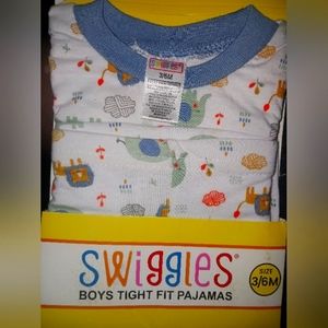Size 3/6m 2 piece pajamas